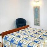 Family In With Pool And Sea View Vila