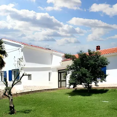 Vila Family In With Pool And Sea View