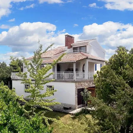 Family In With Pool And Sea View Villa Buje
