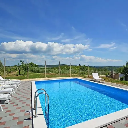 Villa Family In With Pool And Sea View